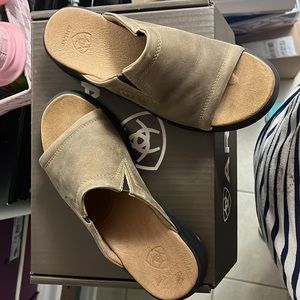 Arita Sandals